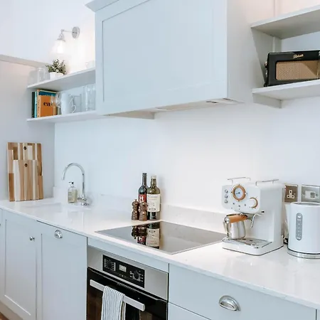 Dragon Parade - Apartment *