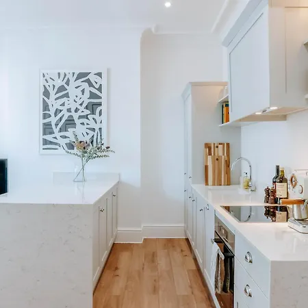 Dragon Parade - Apartment *