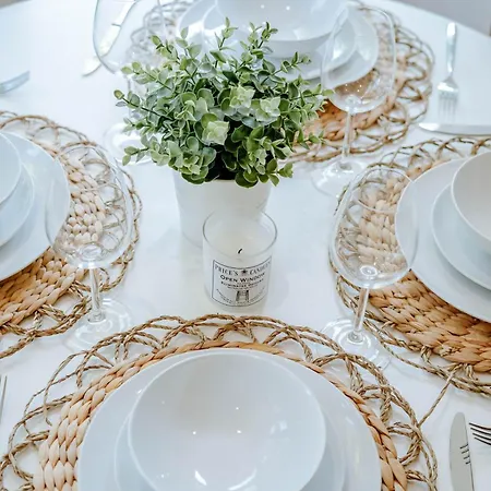 Daire Dragon Parade - *